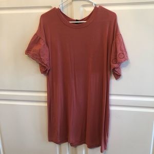 T-shirt dress with eyelet sleeves